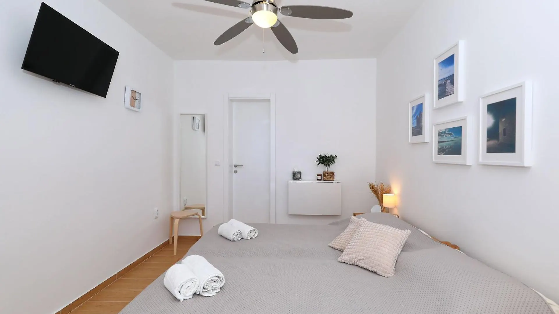 Hibis, No 3 Apartment Starigrad Paklenica