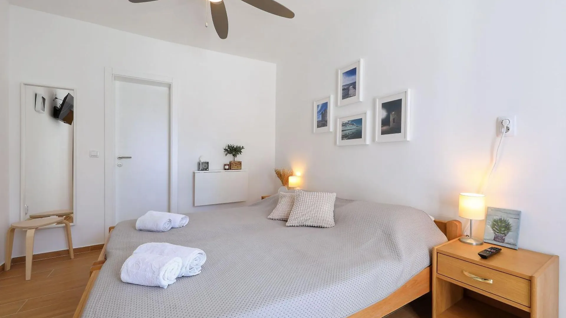 Hibis, No 3 Apartment Starigrad Paklenica